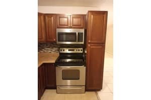 512 Gardens Drive, Pompano Beach, FL 33069 - MLS#B26010818