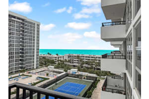 525 Ocean Boulevard, Pompano Beach, FL 33062 - MLS#B26010825