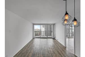 525 Ocean Boulevard, Pompano Beach, FL 33062 - MLS#B26010825