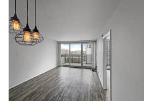 525 Ocean Boulevard, Pompano Beach, FL 33062 - MLS#B26010825