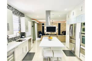 3898 Falcon Ridge Circle, Weston, FL 33331 - MLS#B26010831