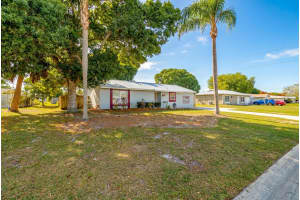2255 15th Ave , Vero Beach, FL 32962 - MLS#B26010833