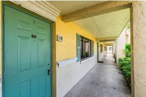 507 Meadows Circle, Boynton Beach, FL 33436 - MLS#B26010896