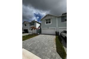 5786 Edgewater Circle, Stuart, FL 34997 - MLS#B26010902