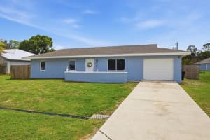 424 Fallon Drive, Port Saint Lucie, FL 34983 - MLS#B26010954