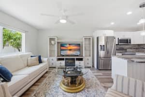 135 Waterford Way, Delray Beach, FL 33446 - MLS#B26010999