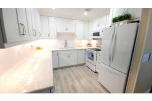 34 Somerset , West Palm Beach, FL 33417 - MLS#B26011045