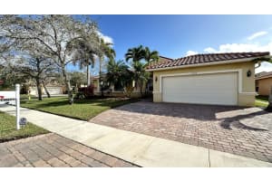 19010 10th Street, Pembroke Pines, FL 33029 - MLS#B26011055