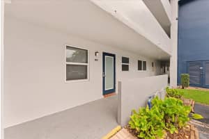 7807 Golf Cir Drive, Margate, FL 33063 - MLS#B26011090