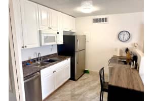 641 Executive Center Drive, West Palm Beach, FL 33401 - MLS#B26011098