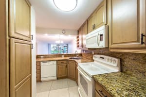 6 Royal Palm Way, Boca Raton, FL 33432 - MLS#B26011118