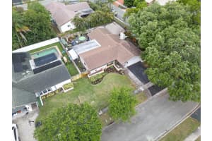 9696 28th Place, Coral Springs, FL 33065 - MLS#B26011220