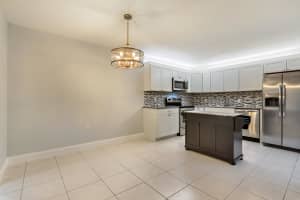 2403 24th Lane, Palm Beach Gardens, FL 33418 - MLS#B26011223