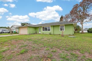 372 Carter Avenue, Port Saint Lucie, FL 34983 - MLS#B26011235