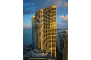 1300 Brickell Bay Drive, Miami, FL 33131 - MLS#B26011301