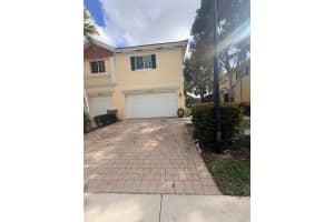 7644 Foxcroft Lane, Davie, FL 33328 - MLS#B26011332