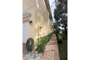 7644 Foxcroft Lane, Davie, FL 33328 - MLS#B26011332