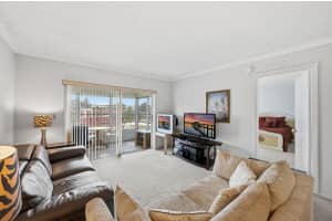 2991 46th Avenue, Lauderdale Lakes, FL 33313 - MLS#B26011429