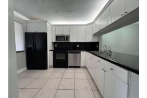 193 Lakeview Drive, Weston, FL 33326 - MLS#B26011515