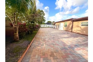 5279 Woodstone Cir Circle, Lake Worth, FL 33463 - MLS#B26011523