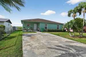 1582 Reverend Jesse Biggs Boulevard, Pahokee, FL 33476 - MLS#B26011604
