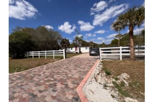 357 Hunting Club Avenue, Clewiston, FL 33440 - MLS#B26011622