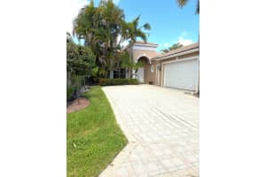 4034 Manchester Lake Drive, Wellington, FL 33449 - MLS#B26011635