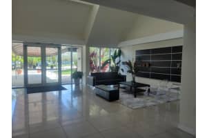120 Lakeview Drive, Weston, FL 33326 - MLS#B26011703