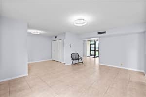 5310 Las Verdes Circle, Delray Beach, FL 33484 - MLS#B26011707