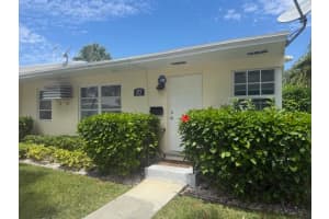 327 Ocean Breeze Drive, Lake Worth Beach, FL 33460 - MLS#B26011730