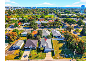 341 Oak Alley, Delray Beach, FL 33444 - MLS#B26011766