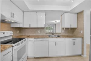 10 Willowbrook Lane, Delray Beach, FL 33446 - MLS#B26011813