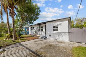 11610 11th Avenue, Miami, FL 33168 - MLS#B26011868