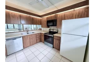 3525 Village Boulevard, West Palm Beach, FL 33409 - MLS#B26011876