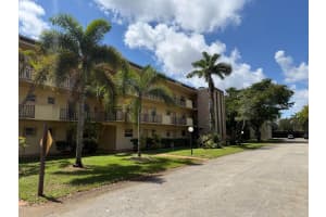 300 Berkley Road, Hollywood, FL 33024 - MLS#B26011962