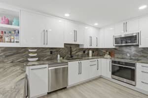 6039 Collins Avenue, Miami Beach, FL 33140 - MLS#B26011969