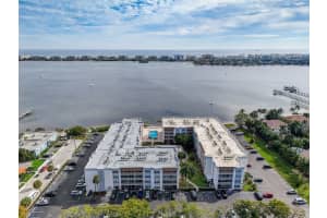 1502 Lakeside Drive, Lake Worth Beach, FL 33460 - MLS#B26011986