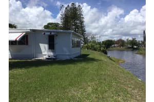 21 Oro Grande Way, Port Saint Lucie, FL 34952 - MLS#B26012026