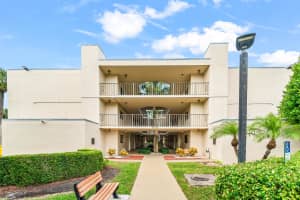 5370 Las Verdes Circle, Delray Beach, FL 33484 - MLS#B26012111