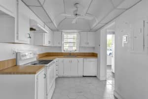 5860 44th Street, Lauderhill, FL 33319 - MLS#B26012255