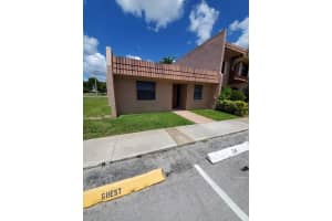 24 Laredo Place, Davie, Fl 33324, Davie