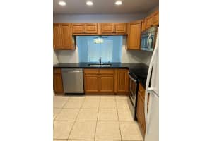 24 Laredo Place, Davie, FL 33324 - MLS#B26012267
