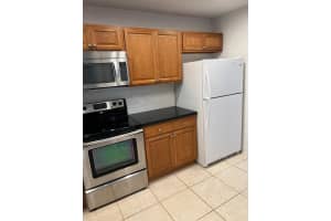 24 Laredo Place, Davie, FL 33324 - MLS#B26012267