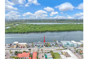 1800 Ocean Drive, Hollywood, FL 33019 - MLS#B26012301