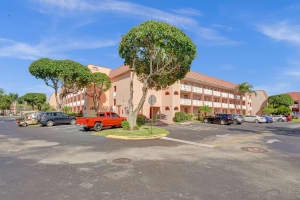 9421 Sunrise Lakes Boulevard, Sunrise, FL 33322 - MLS#B26012360