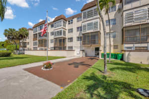 7100 17th Street, Plantation, FL 33313 - MLS#B26012427