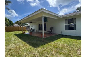 423 Beacon Street, Tequesta, FL 33469 - MLS#B26012440