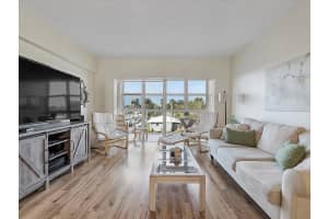 1481 Ocean Boulevard, Pompano Beach, FL 33062 - MLS#B26012443