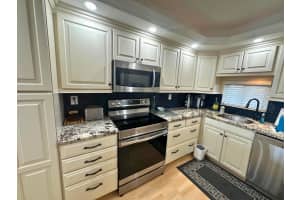8921 Hollybrook Boulevard, Pembroke Pines, FL 33025 - MLS#B26012483