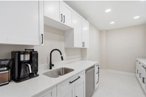 3800 Hillcrest Drive, Hollywood, FL 33021 - MLS#B26012537